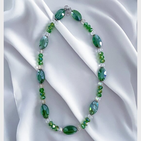 Emerald Green Bead Necklace - Picture 3 of 3